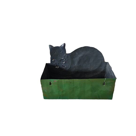 Vintage Hand Painted Signed Cat Metal Flower/ Utility Box Rustic Decor - Picture 4 of 6